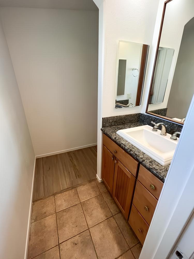 Bathroom(s)