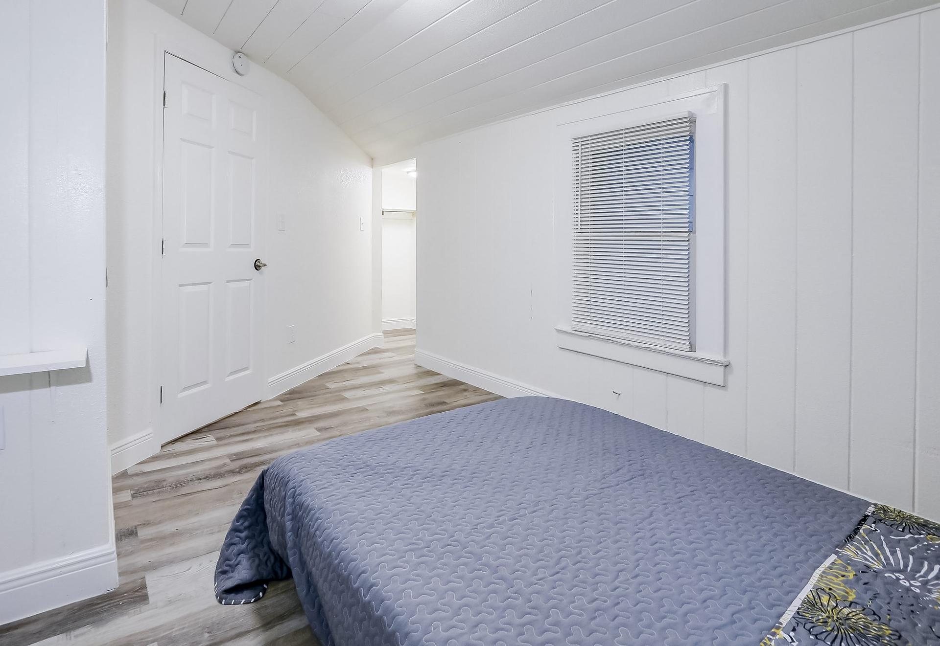 bedroom, detected:bed, window blind