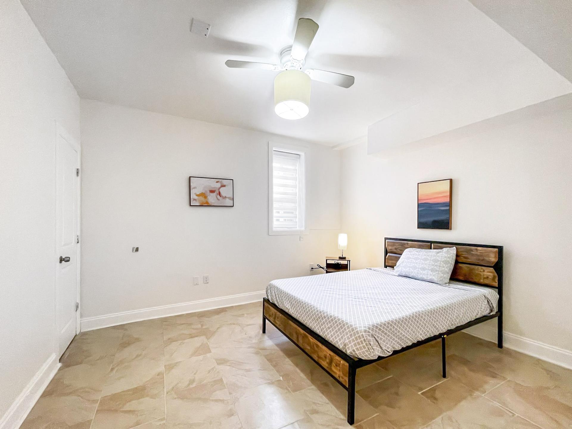 Room 106 with Queen bed