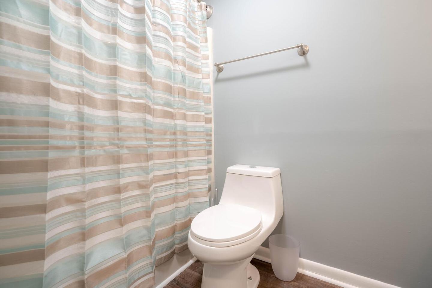 Bathroom(s)