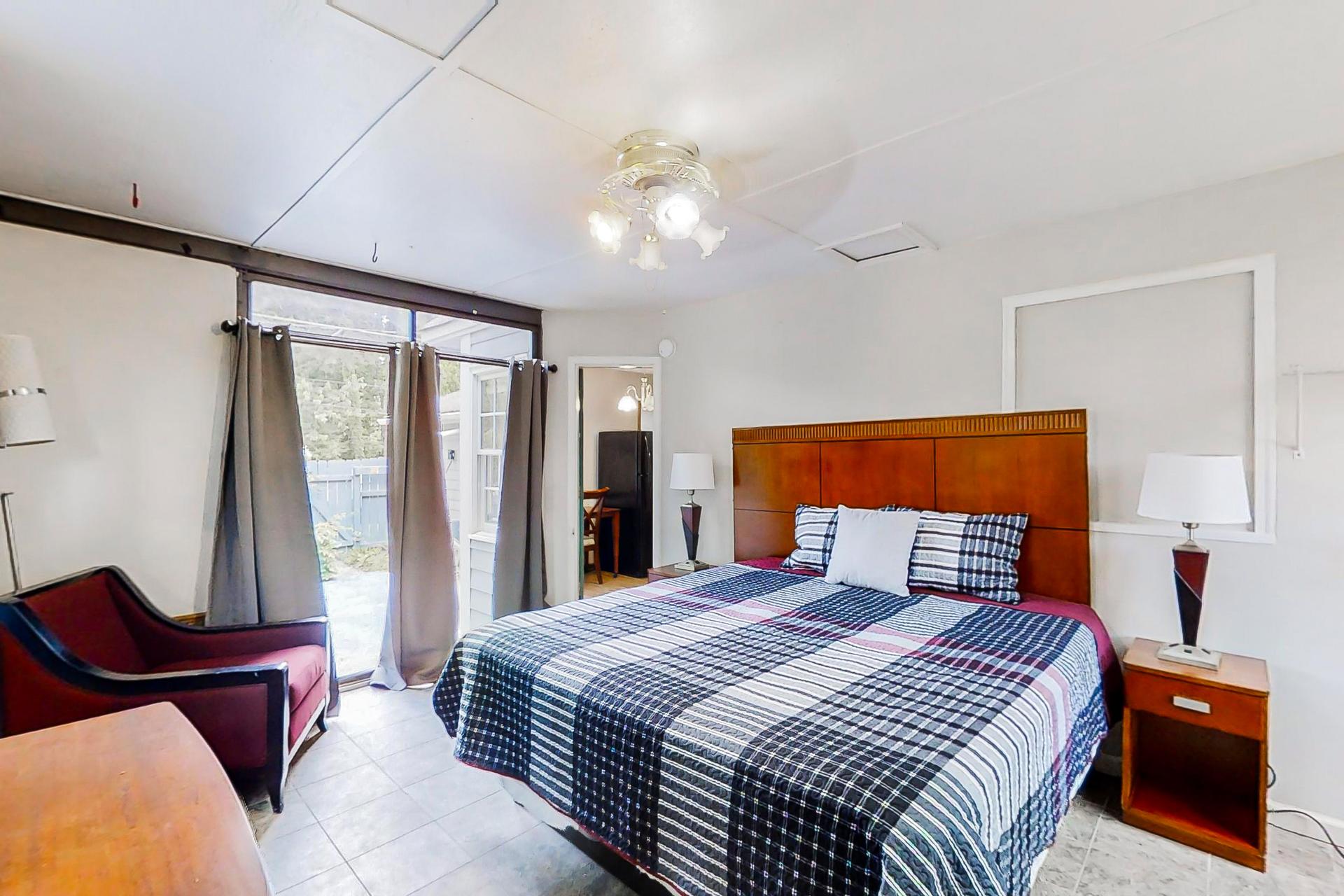 bedroom, detected:bed, ceiling fan