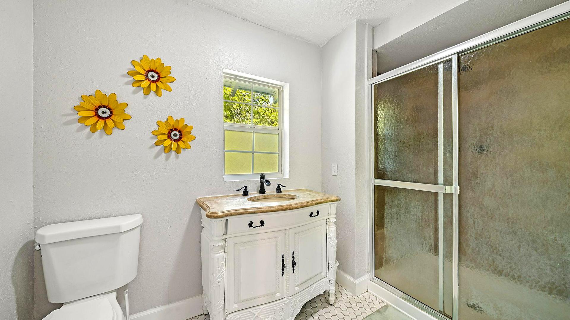 Bathroom(s)