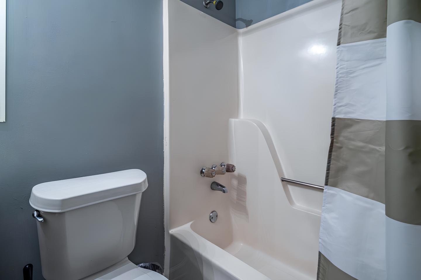 Bathroom(s)