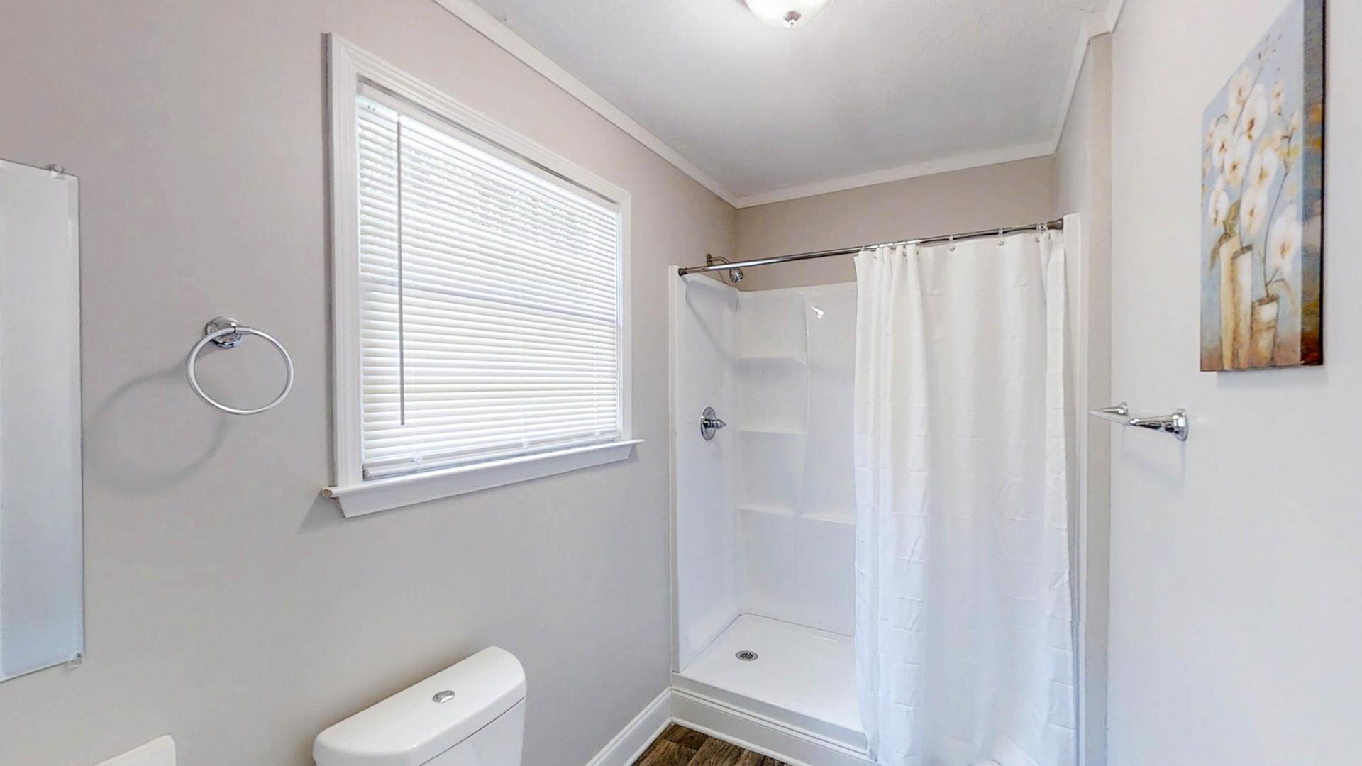 Bathroom(s)