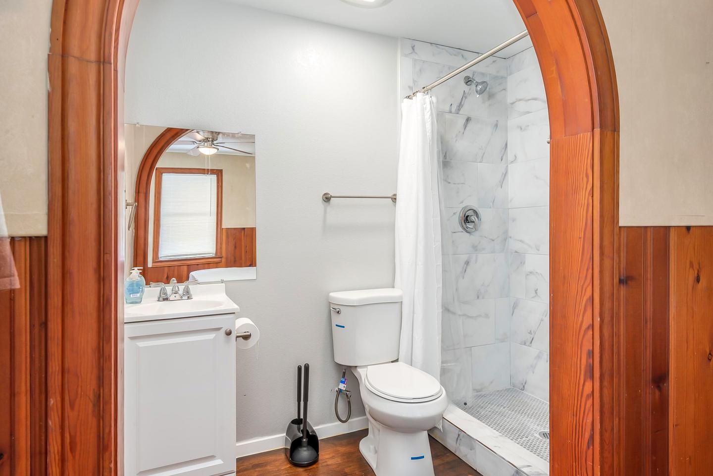 Bathroom(s)