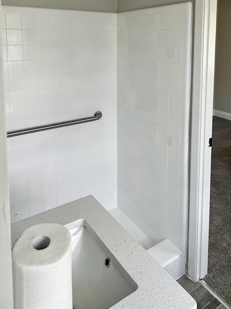 Bathroom(s)