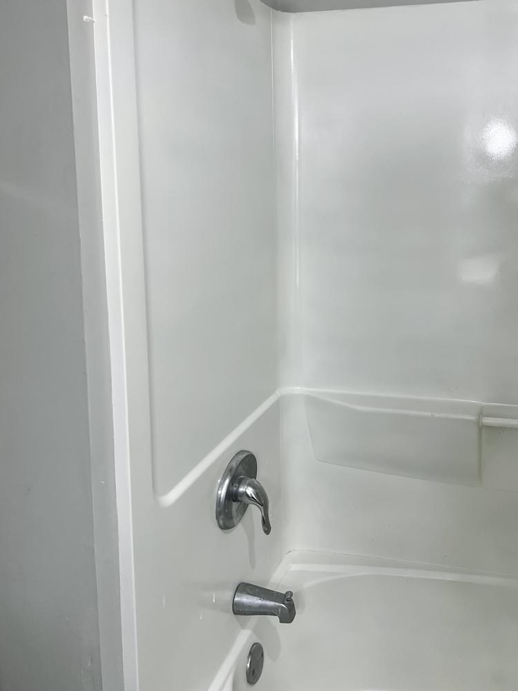 Bathroom(s)
