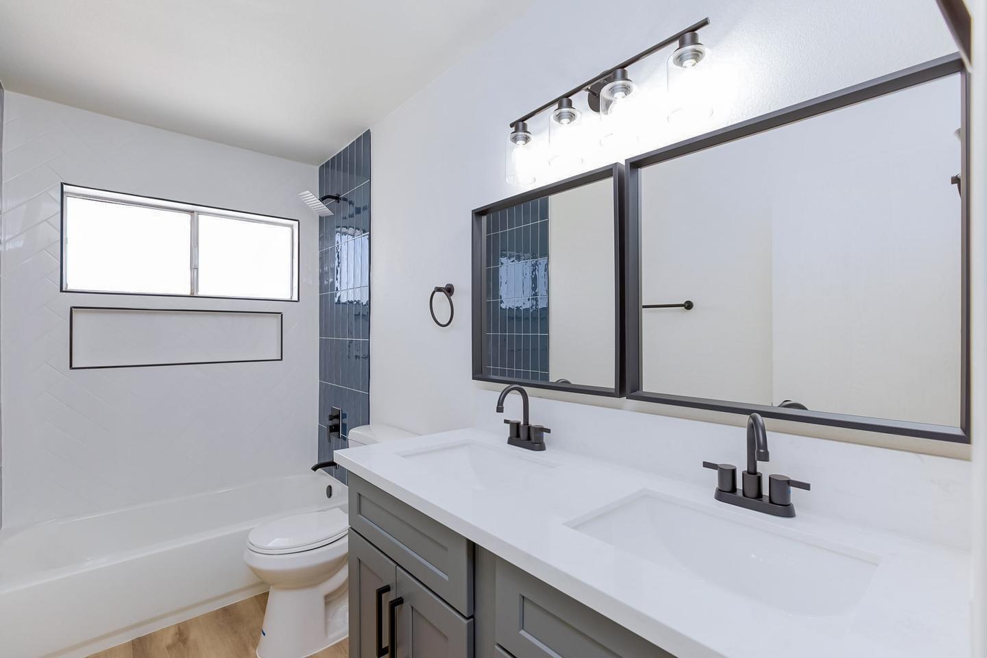 Bathroom(s)
