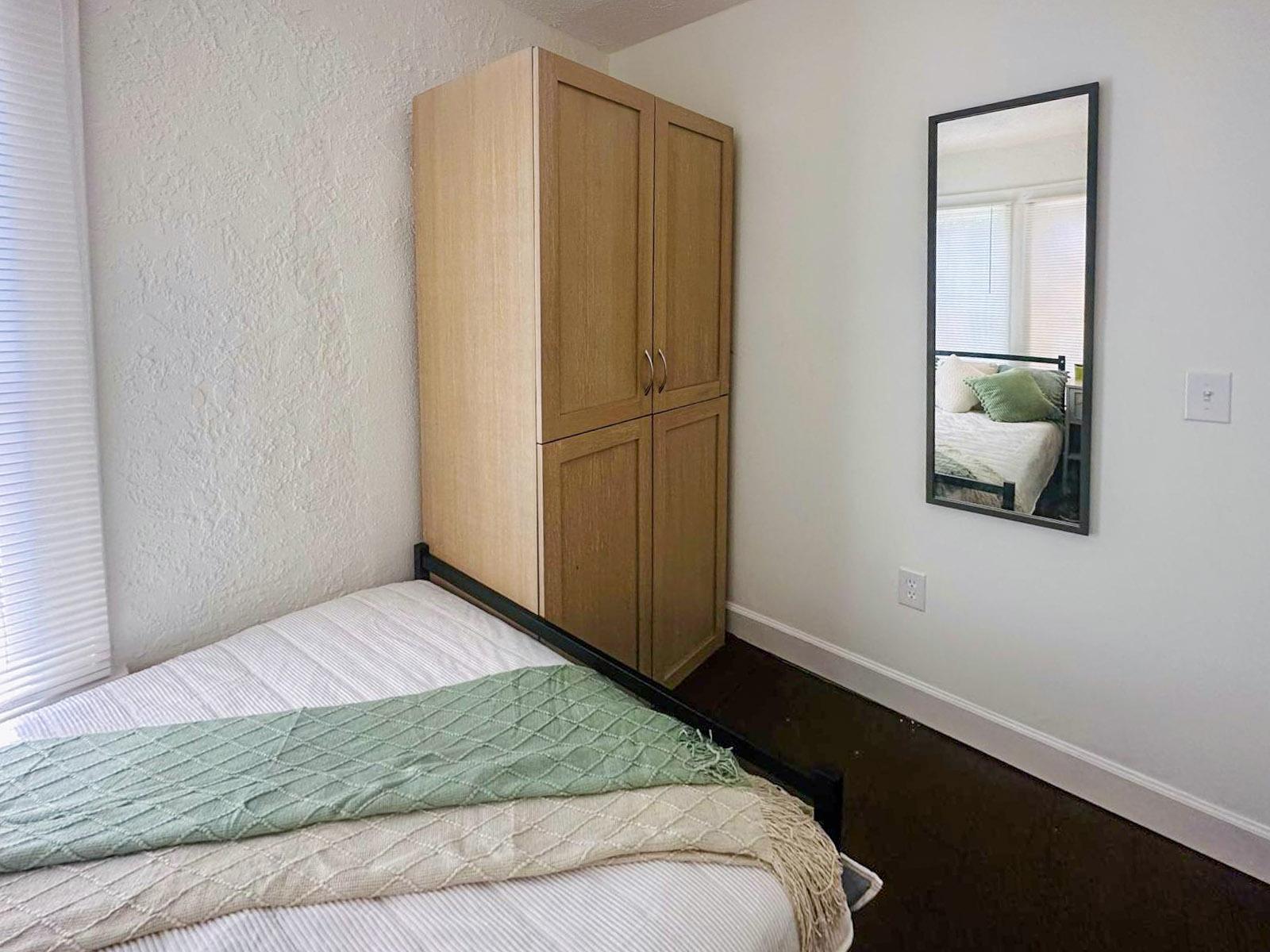 bedroom, detected:bed, window blind