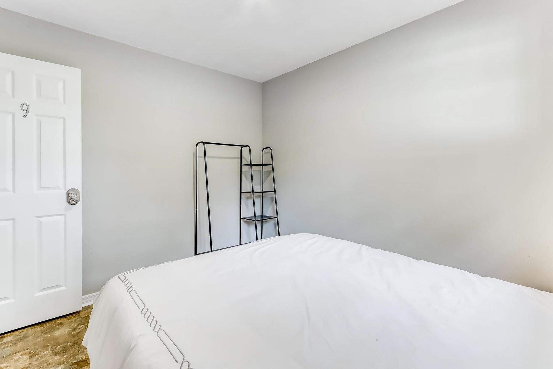 bedroom, detected:bed