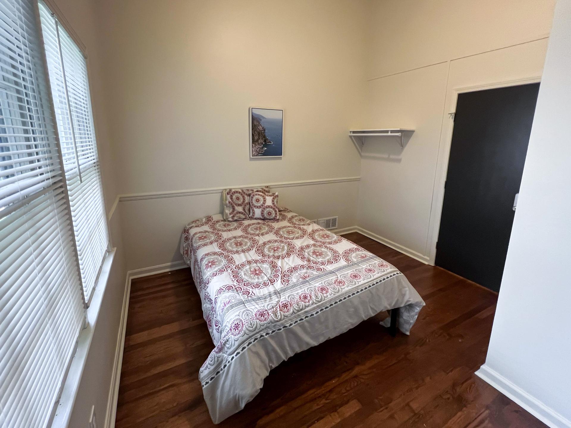 bedroom, detected:bed, window blind