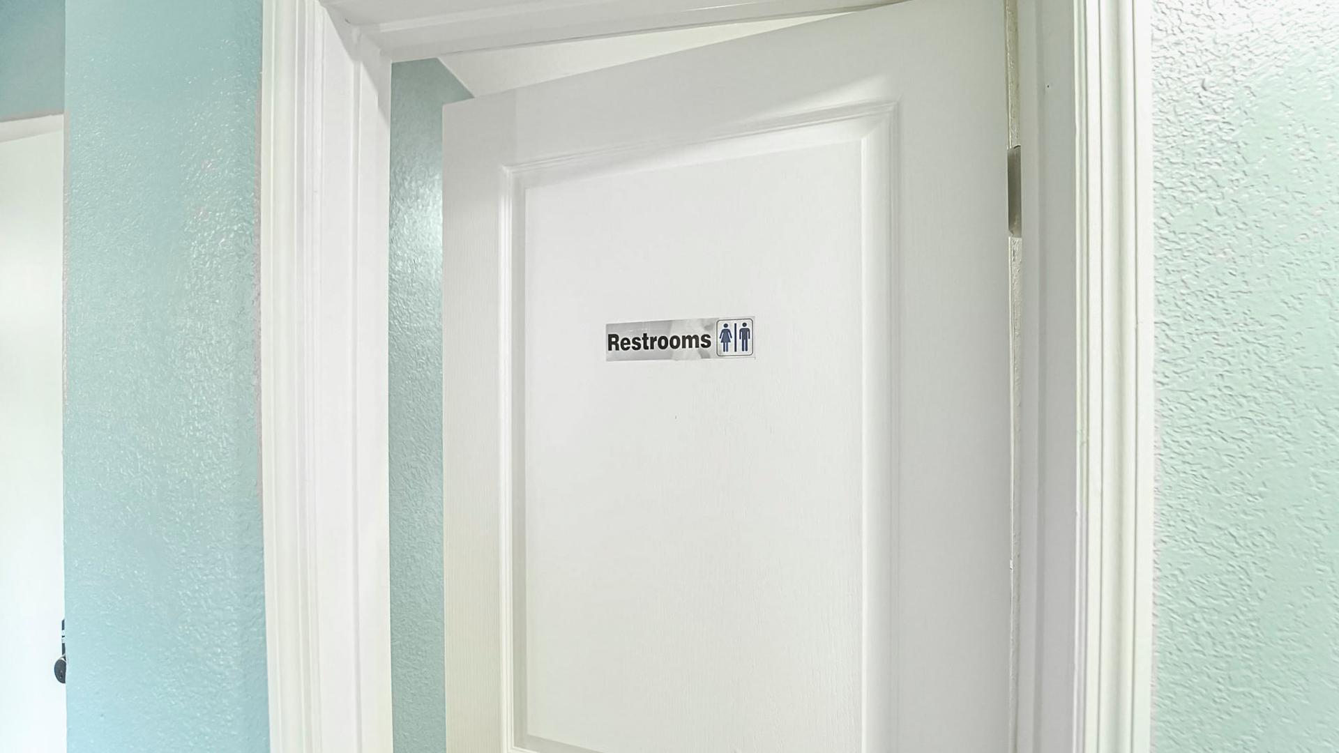 Bathroom(s)