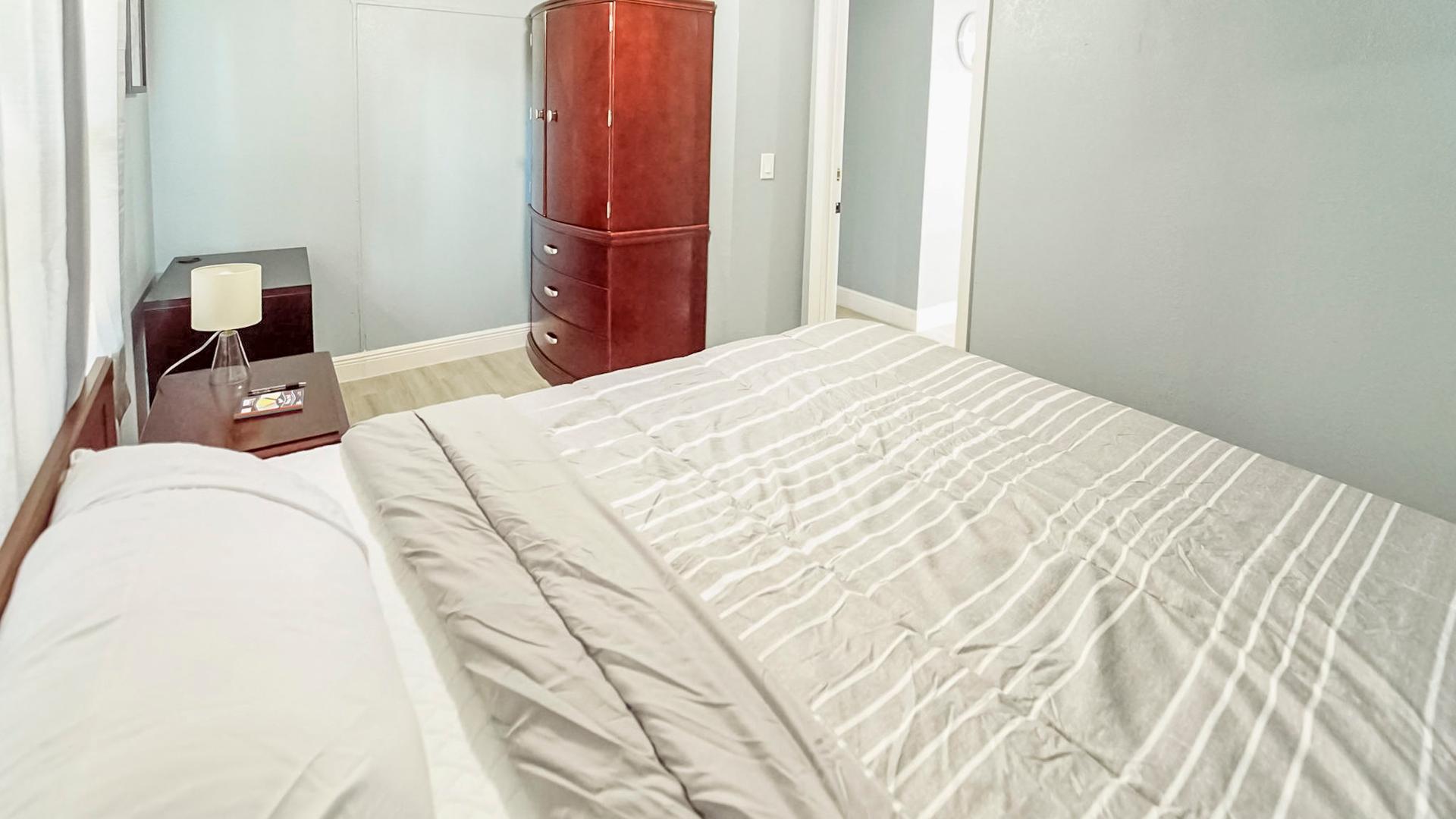 bedroom, detected:bed