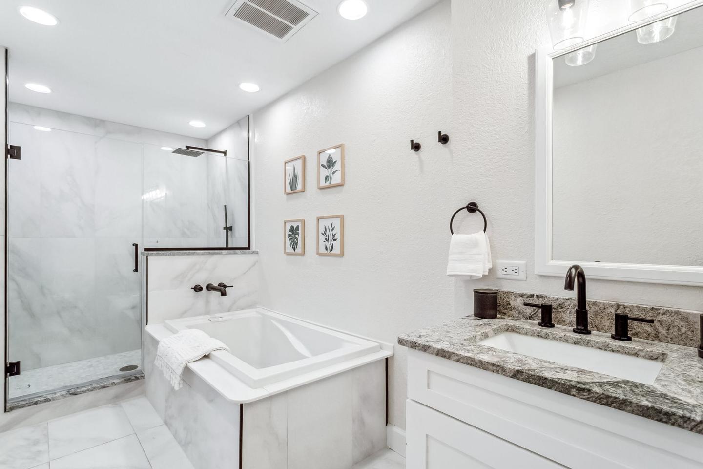 Bathroom(s)