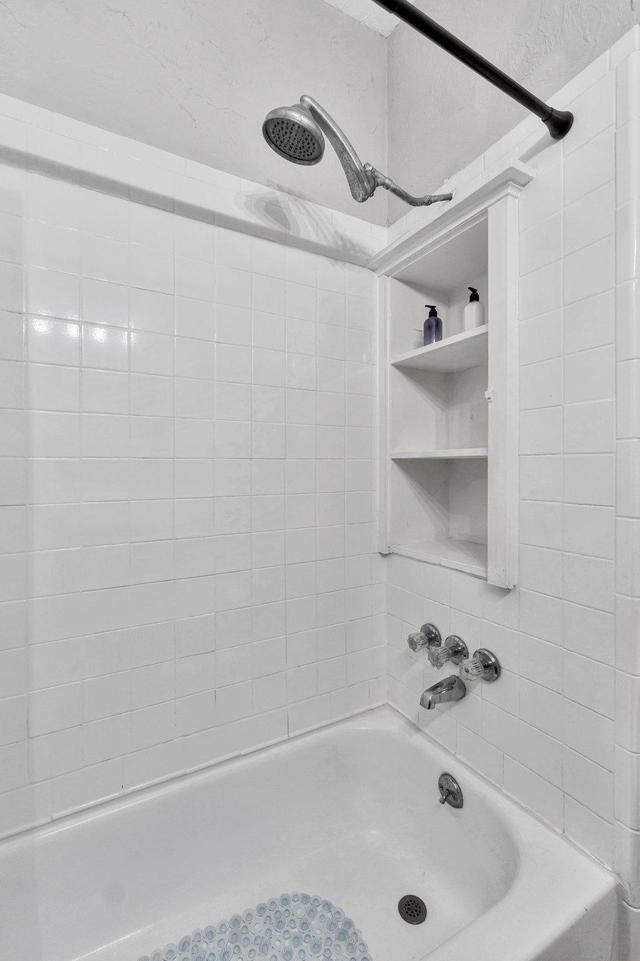 Bathroom(s)