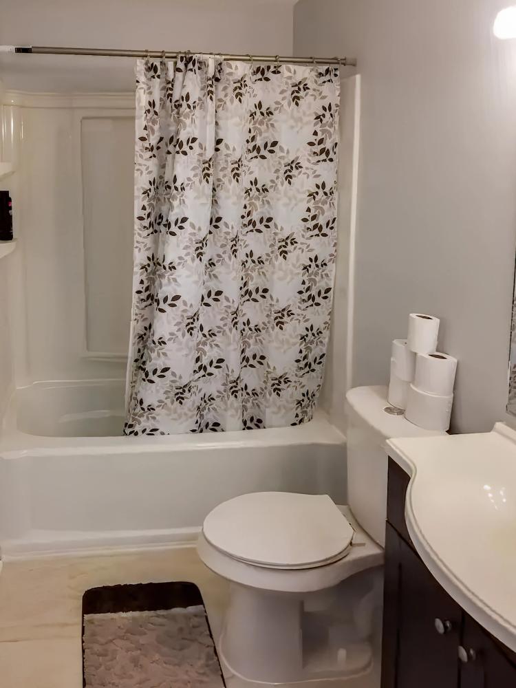 Bathroom(s)