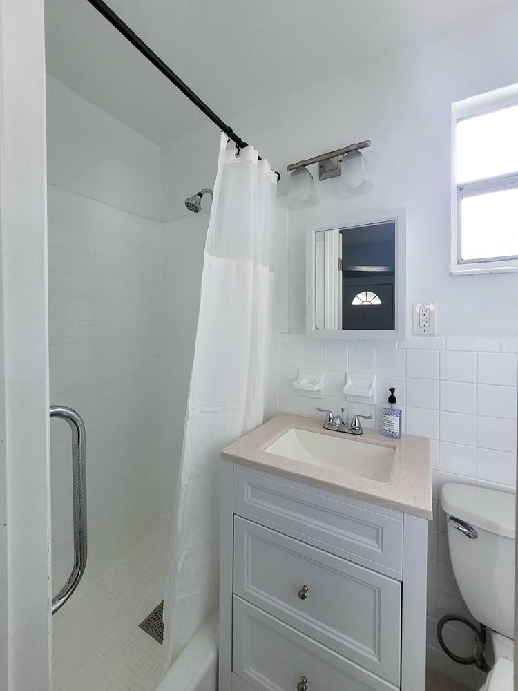 Bathroom(s)
