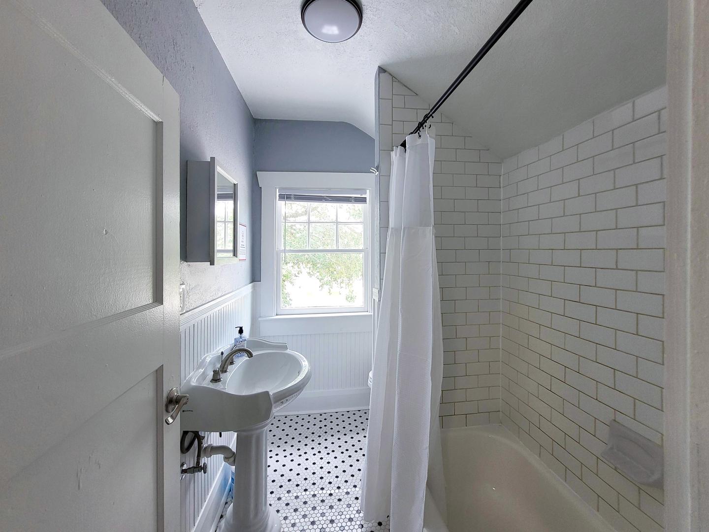 Bathroom(s)