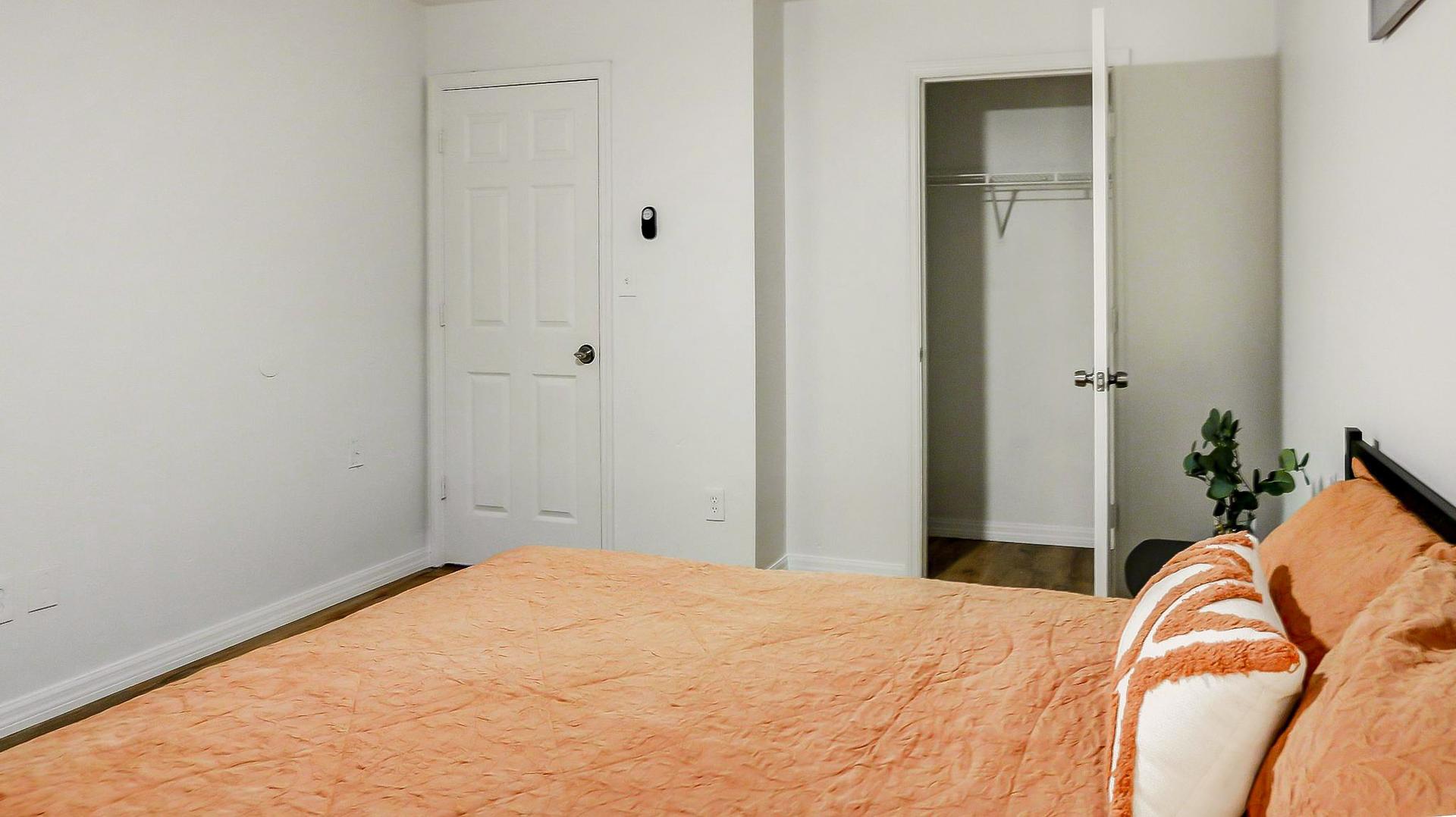 bedroom, detected:bed