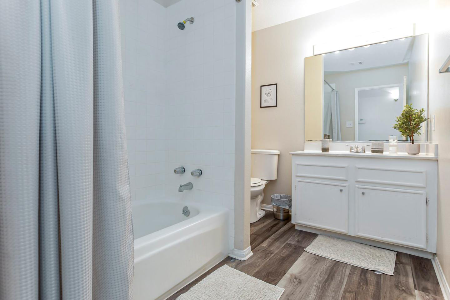 Bathroom(s)