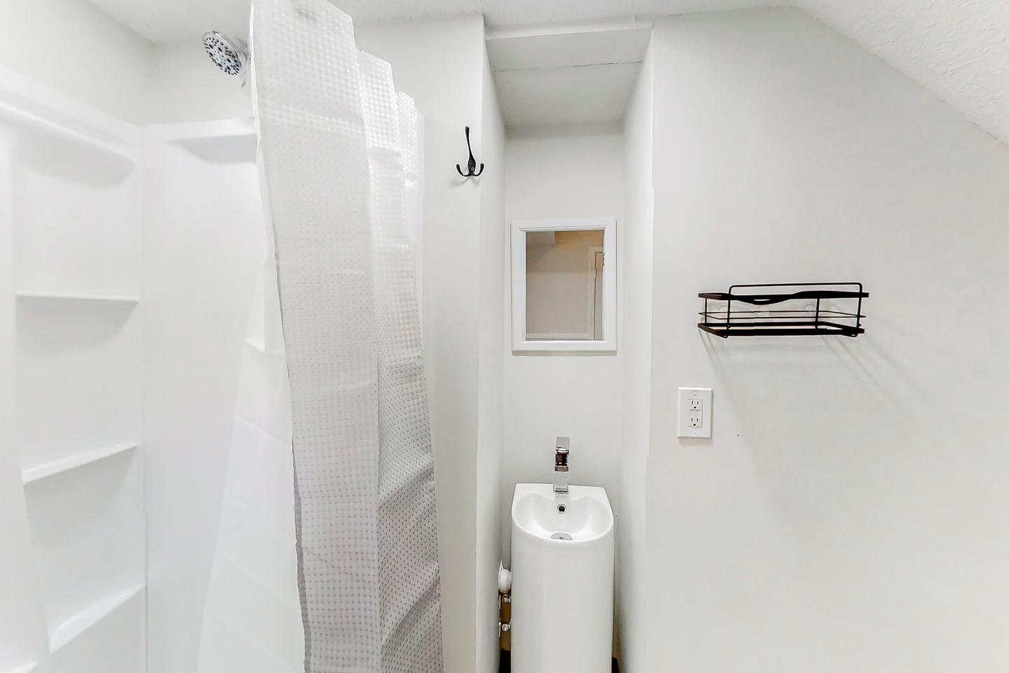 Bathroom(s)
