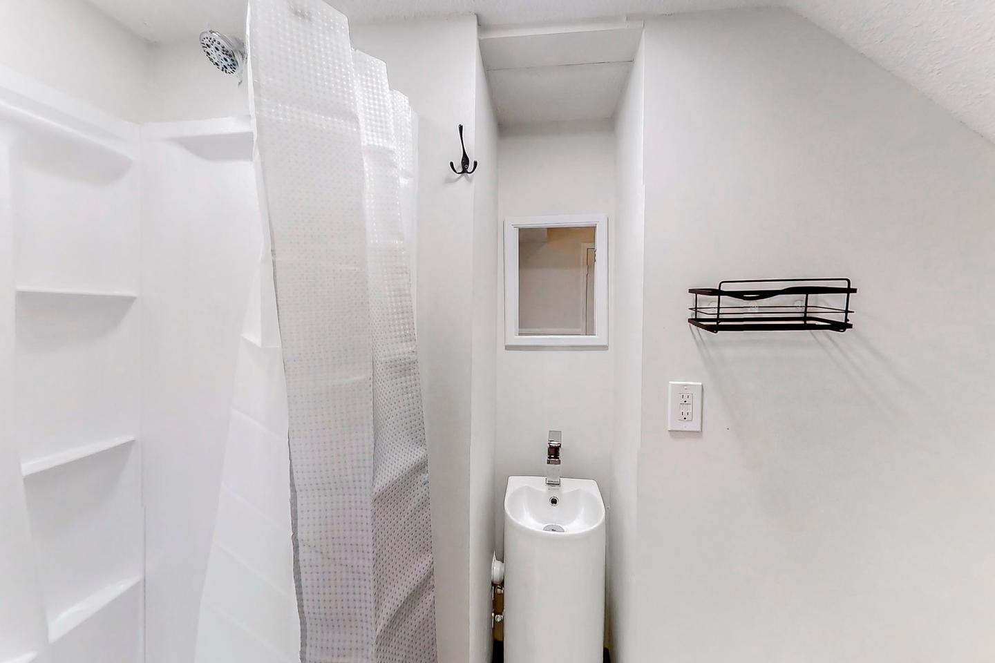 Bathroom(s)