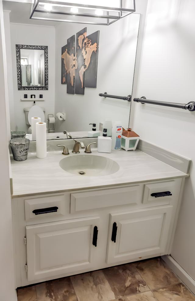 Bathroom(s)