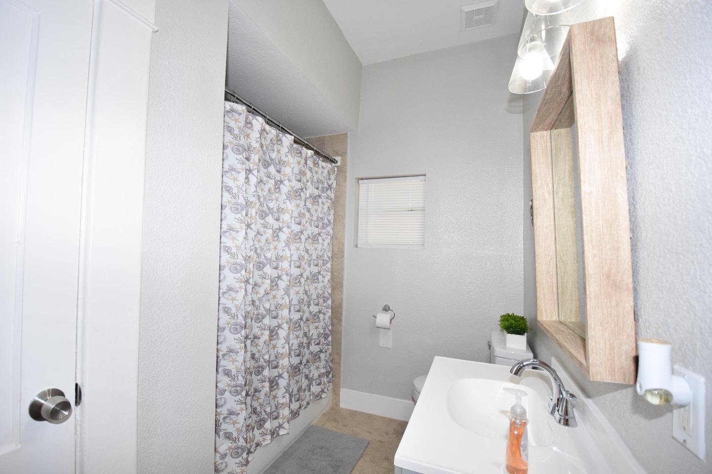 Bathroom(s)