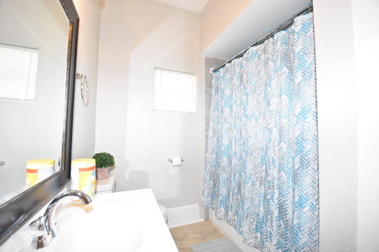 Bathroom(s)