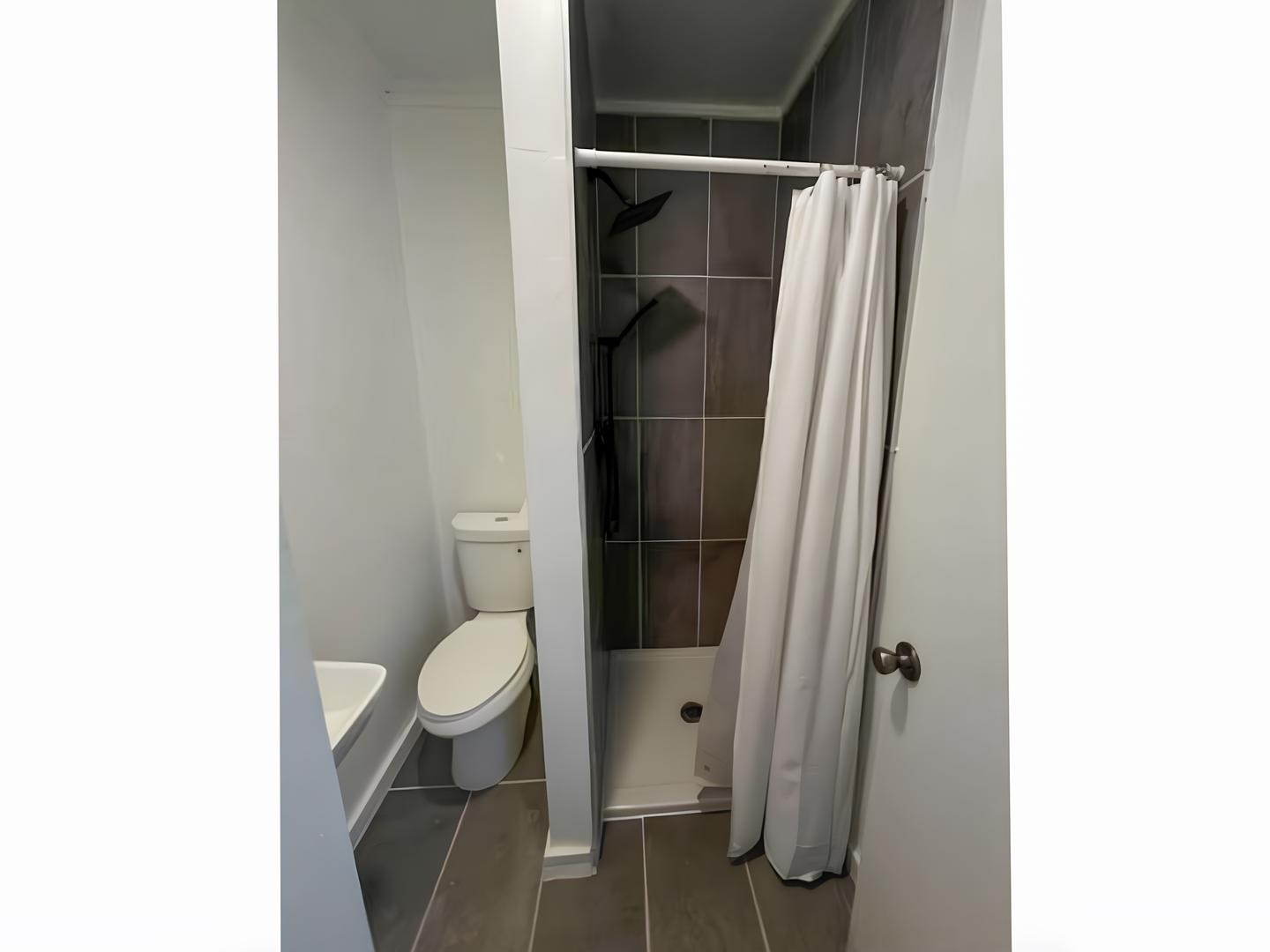 Bathroom(s)