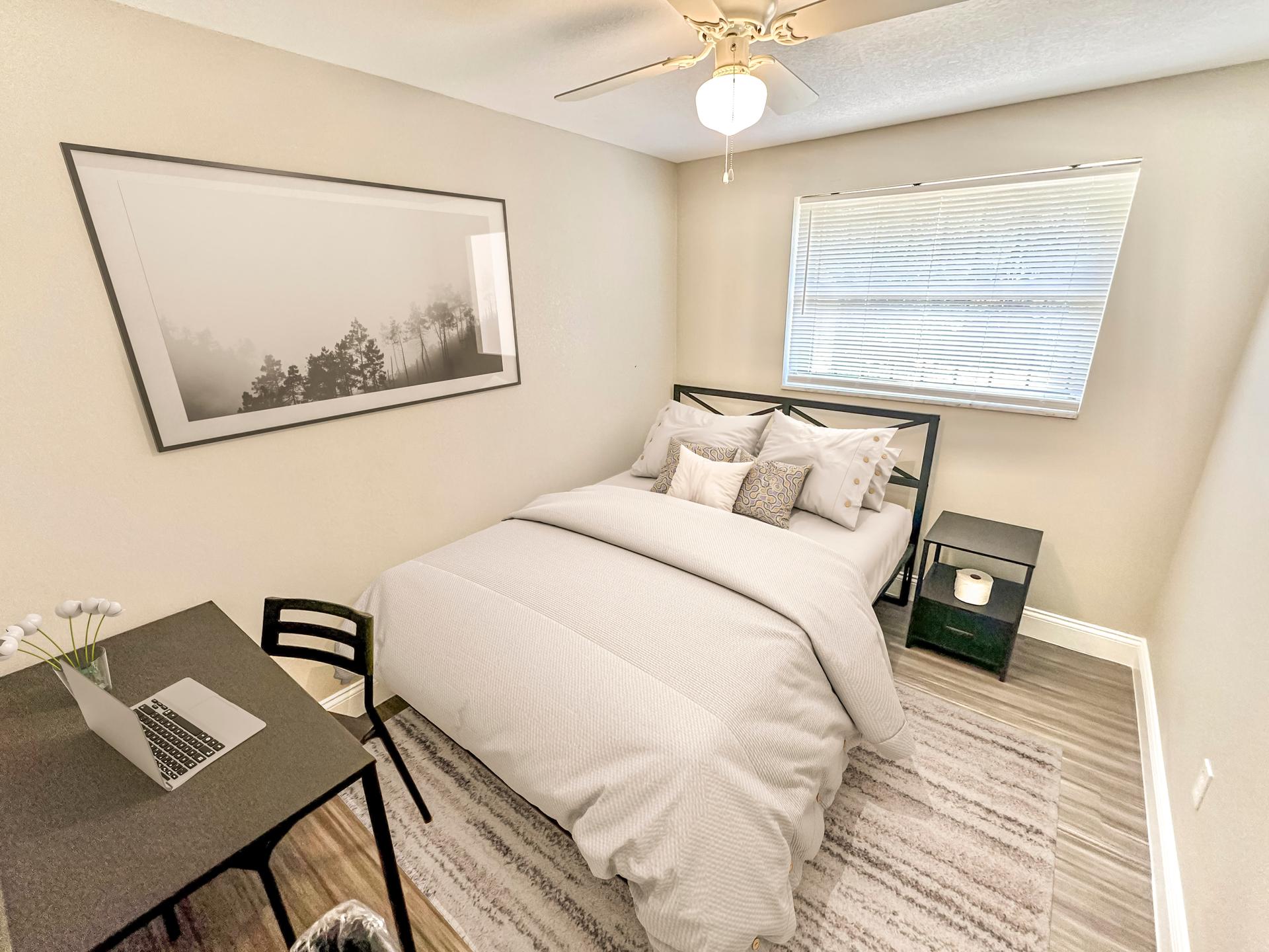 bedroom, detected:ceiling fan, window blind, bed