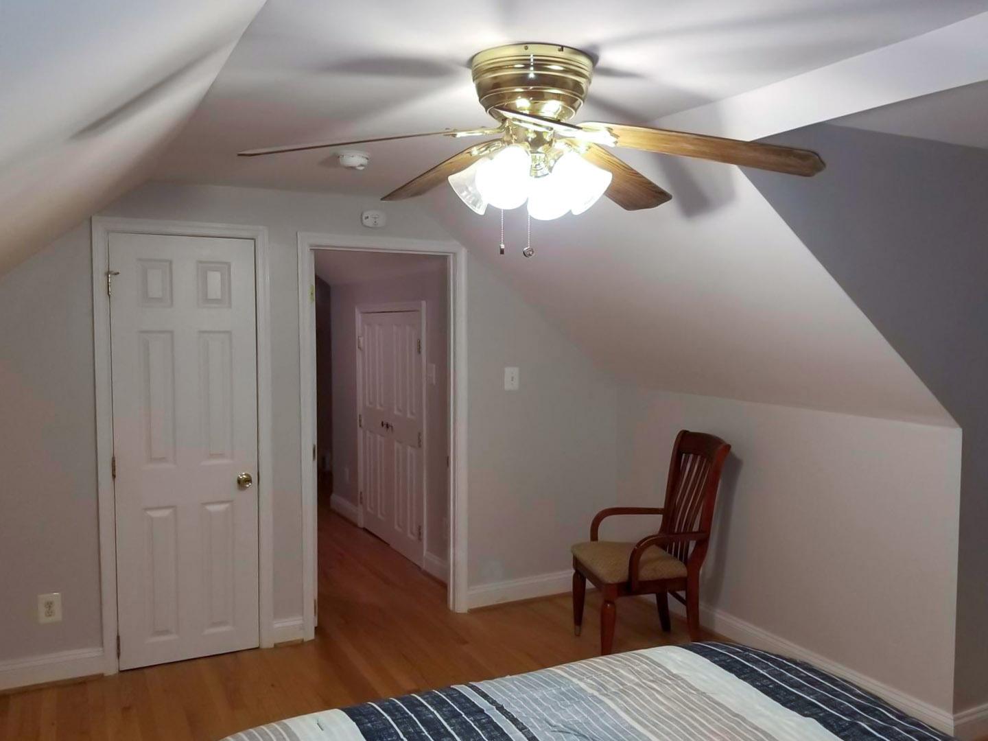 bedroom, detected:ceiling fan, bed