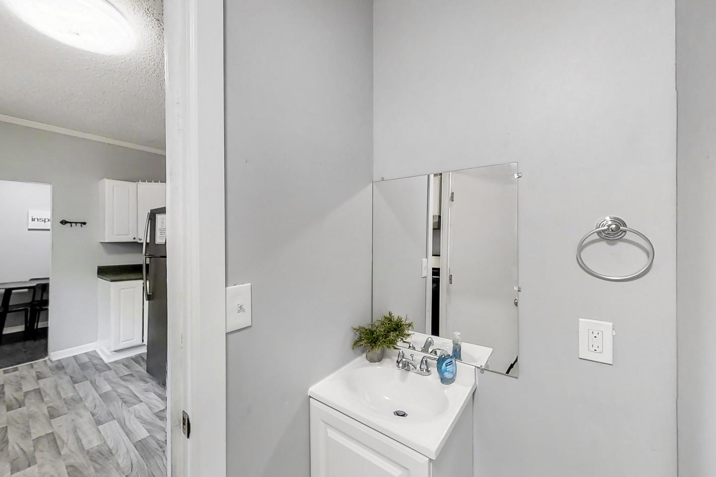 Bathroom(s)