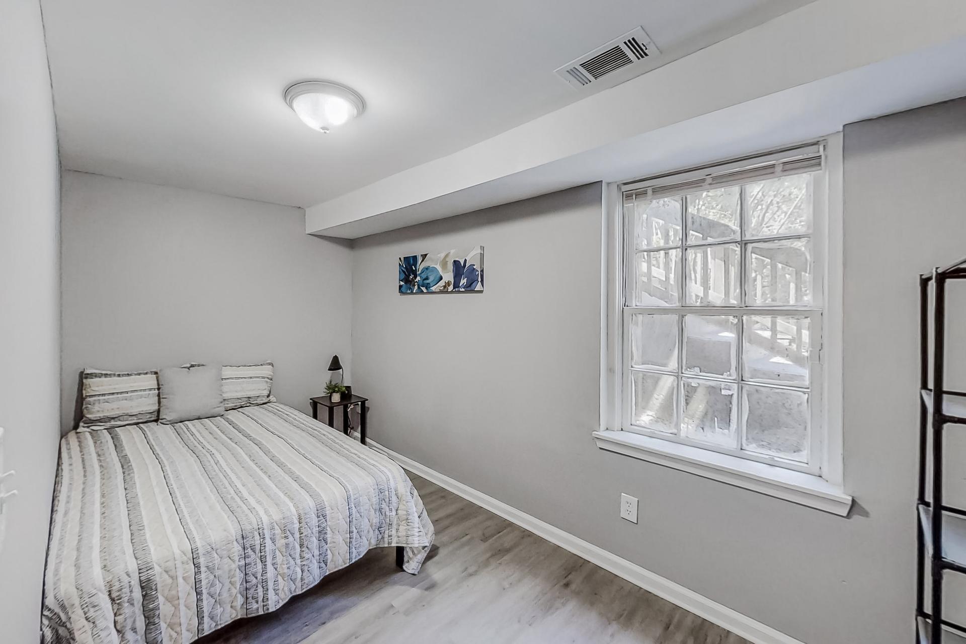 bedroom, detected:bed, window blind