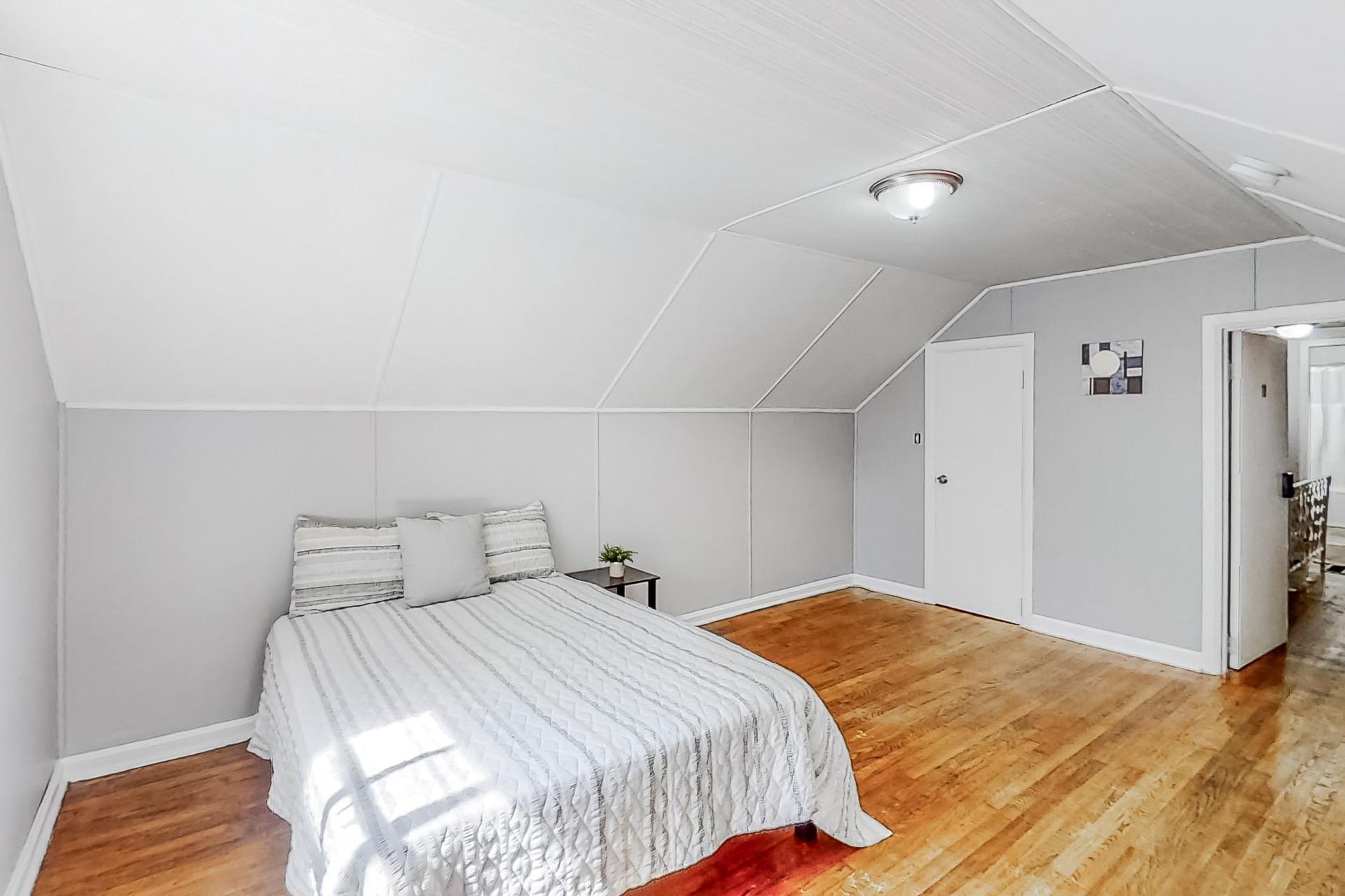 bedroom, detected:bed