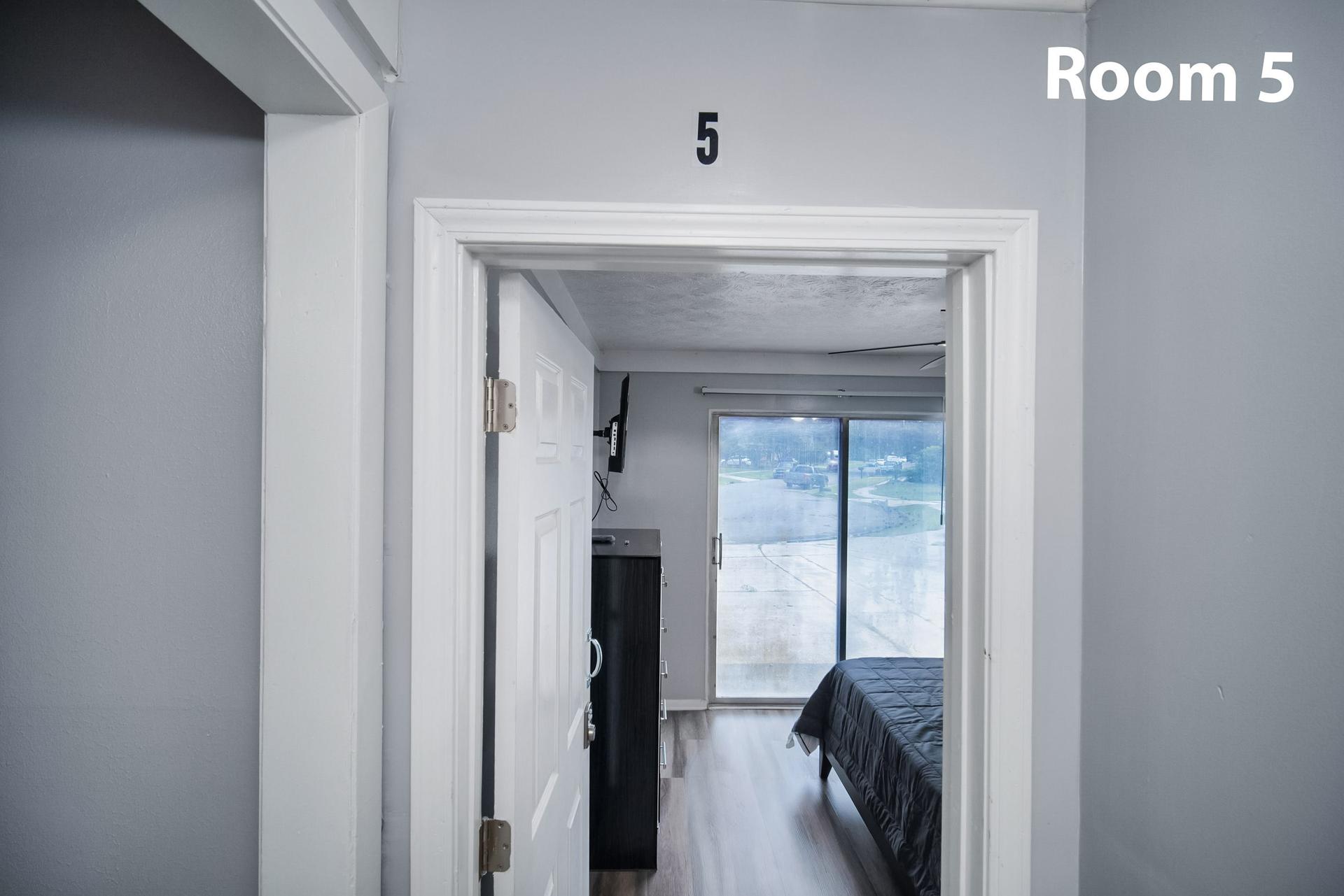 $0 Move-in smart tv and mini fridge in all rooms