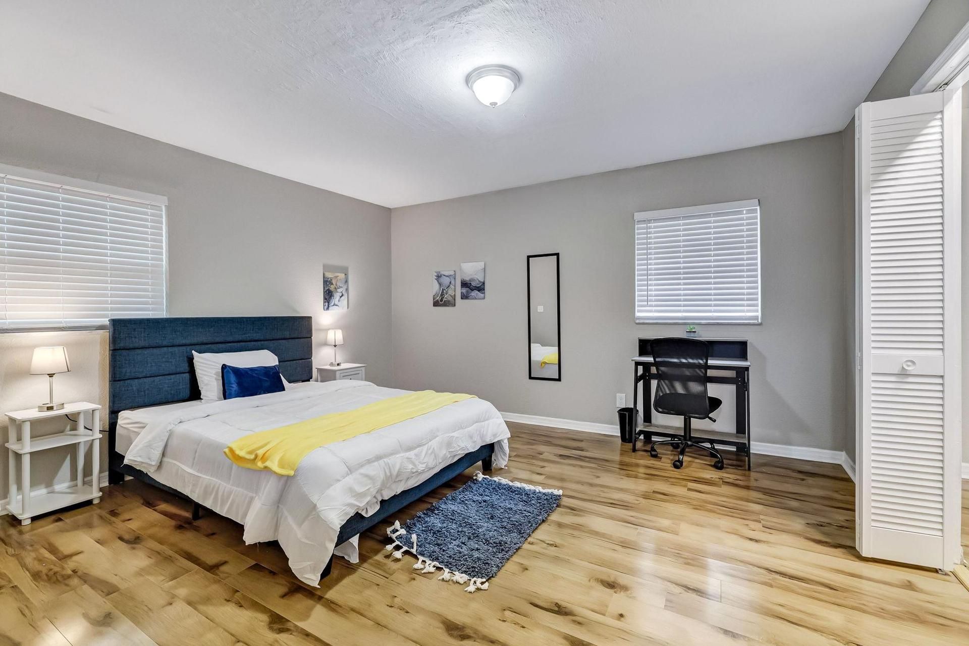 bedroom, detected:window blind, bed