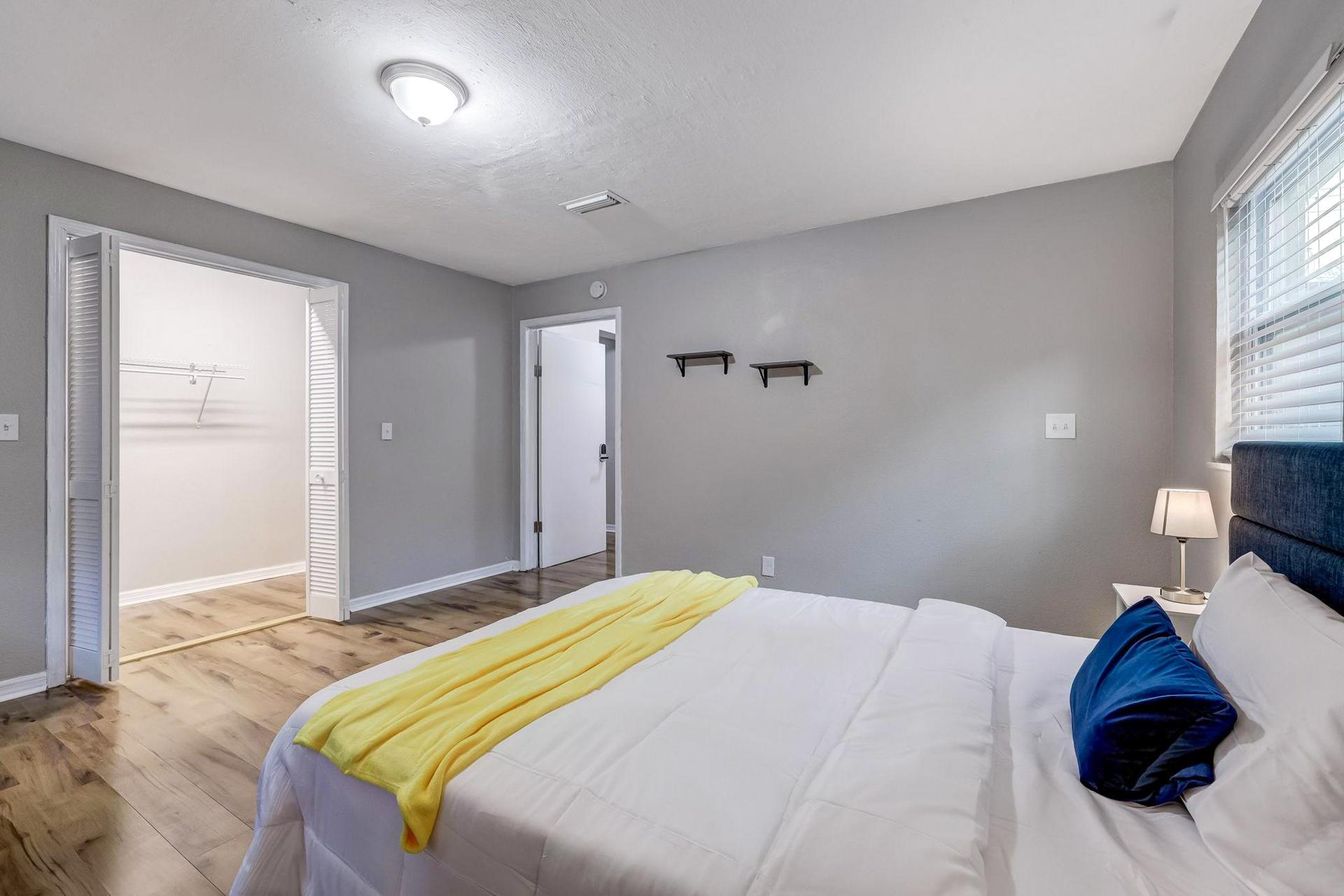 bedroom, detected:bed