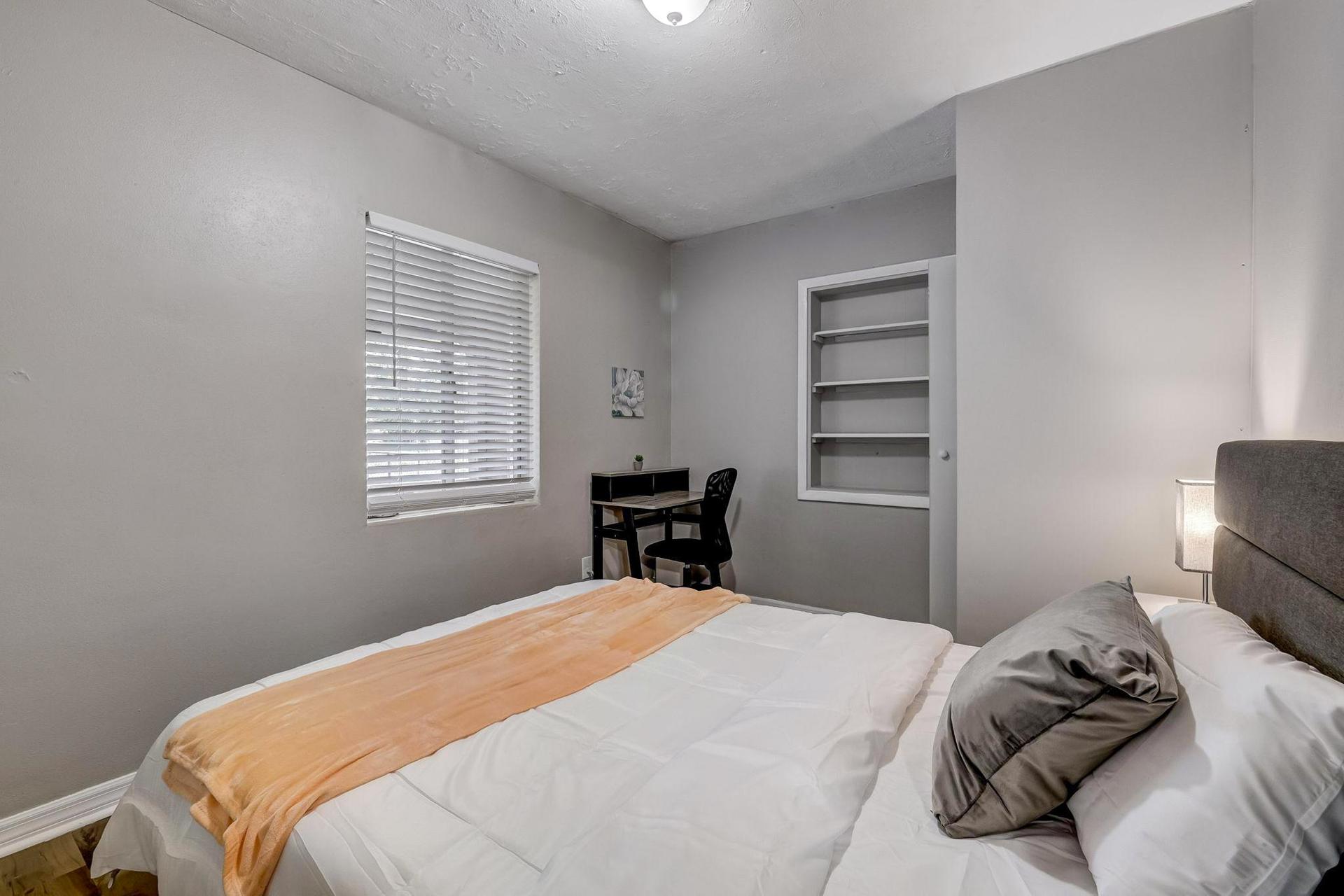 bedroom, detected:bed