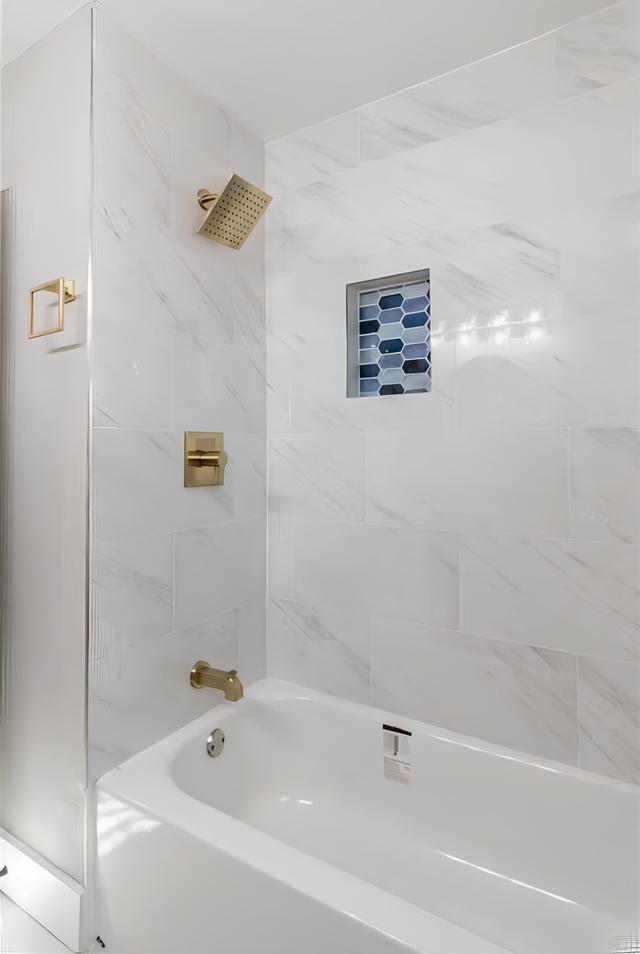 Bathroom(s)