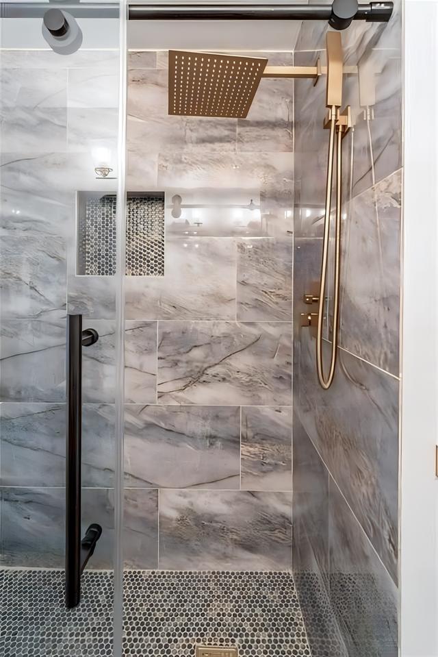 Bathroom(s)
