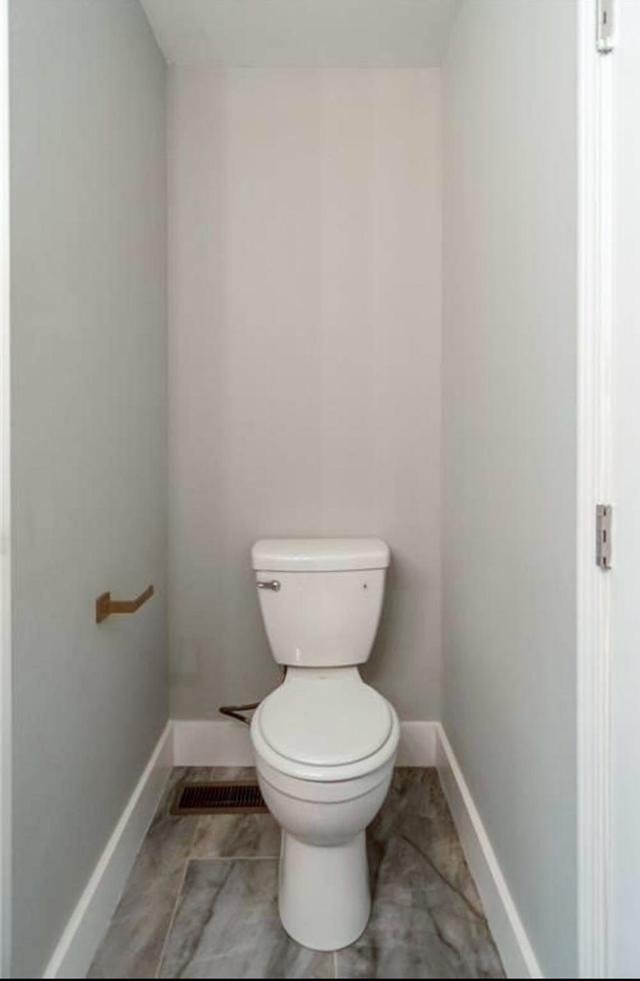 Bathroom(s)