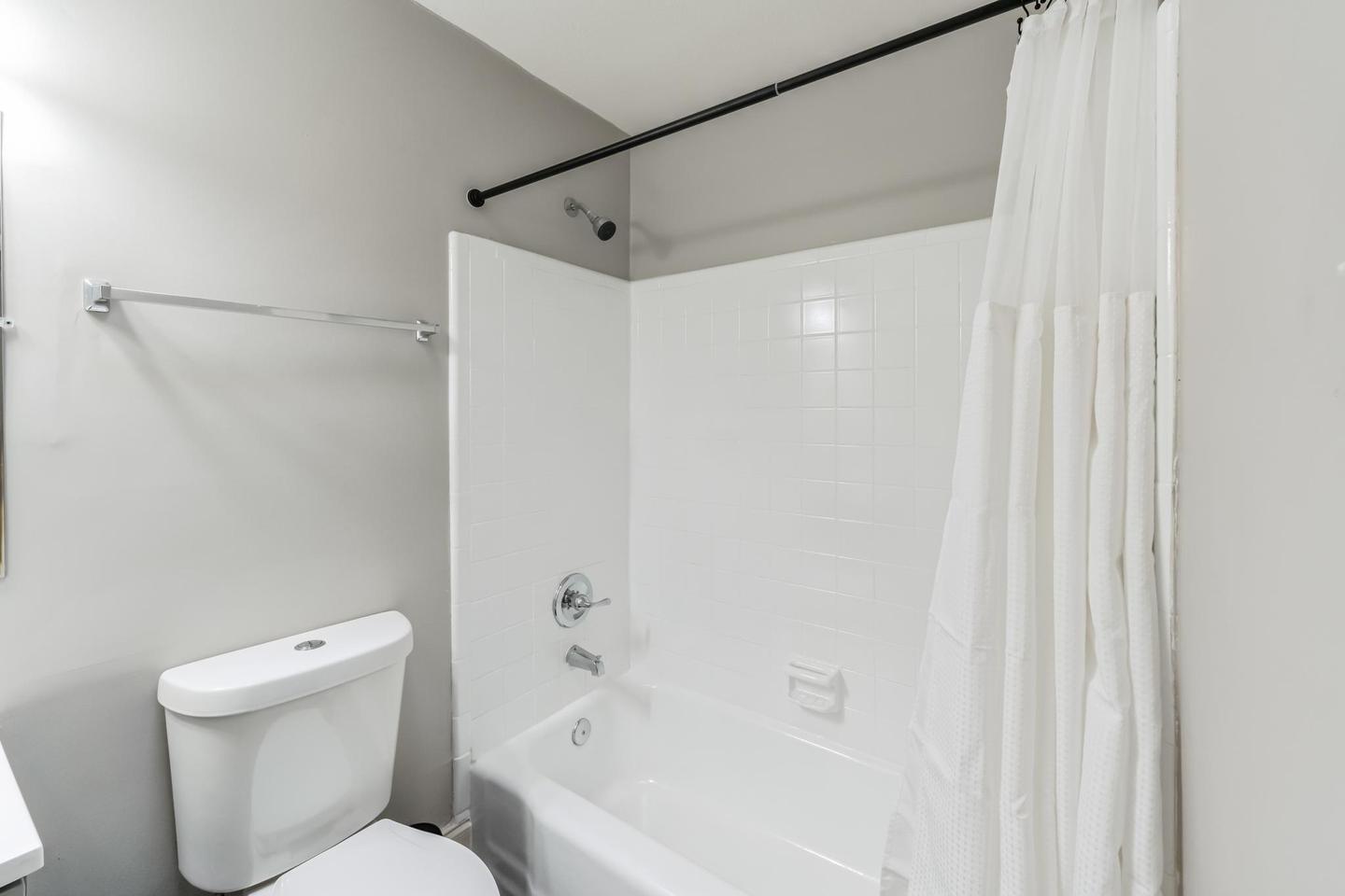 Bathroom(s)