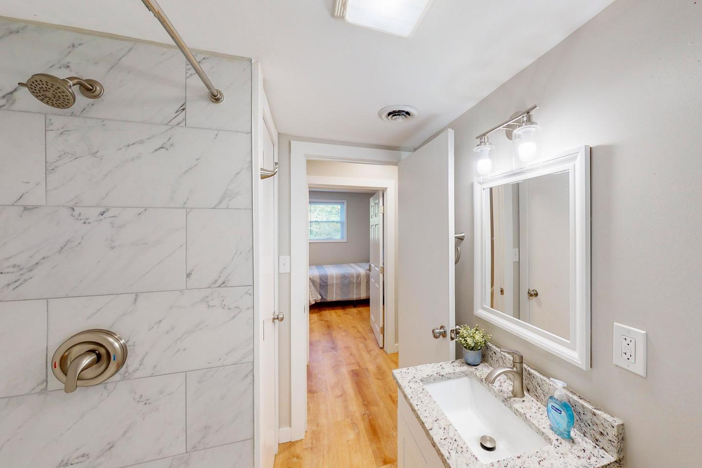 Bathroom(s)