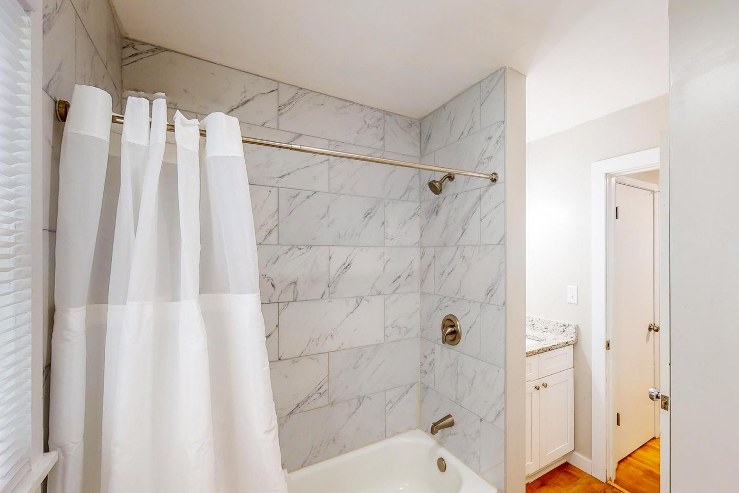 Bathroom(s)