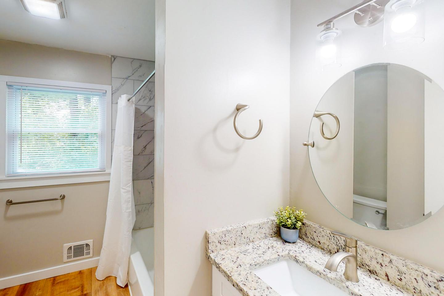 Bathroom(s)