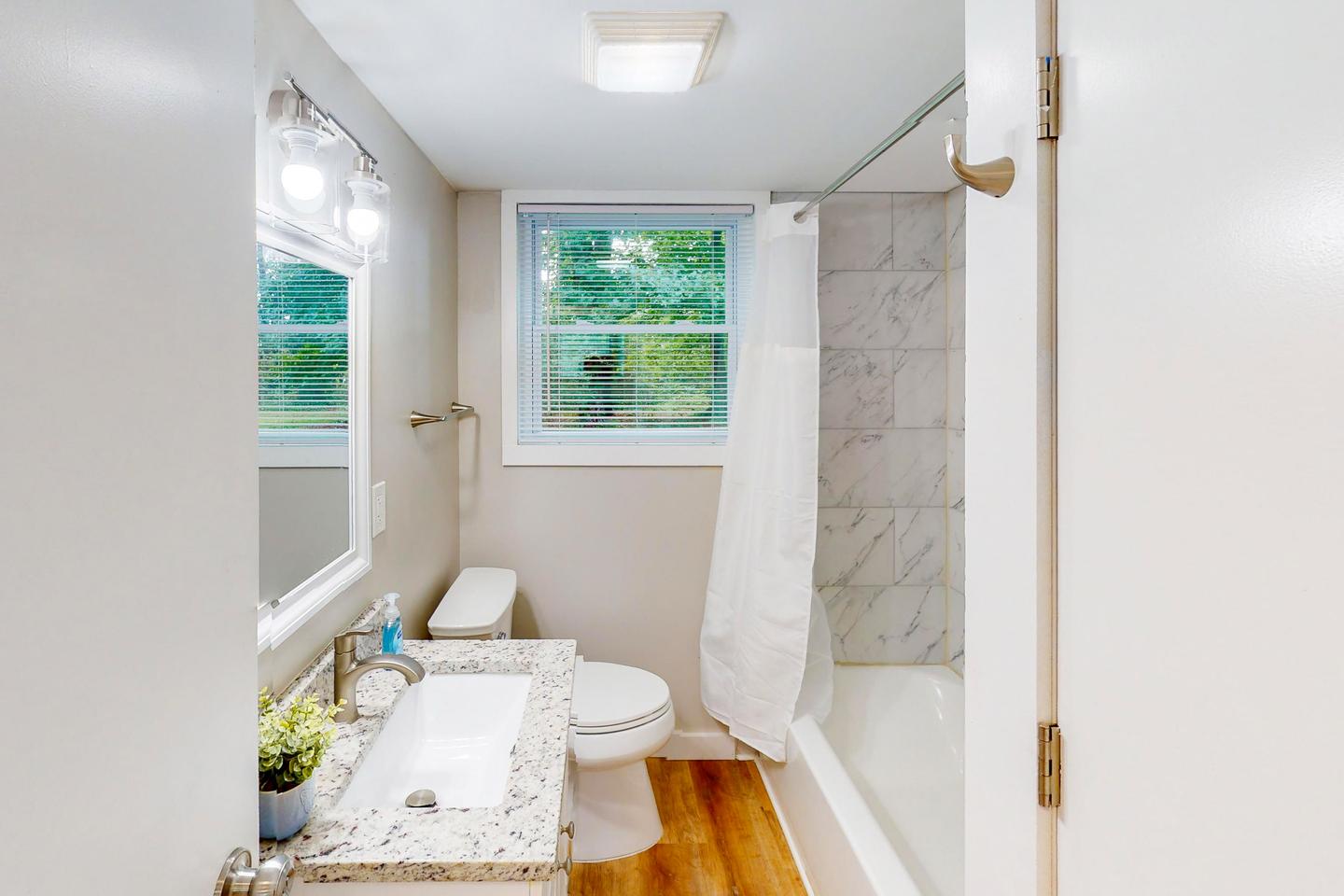 Bathroom(s)