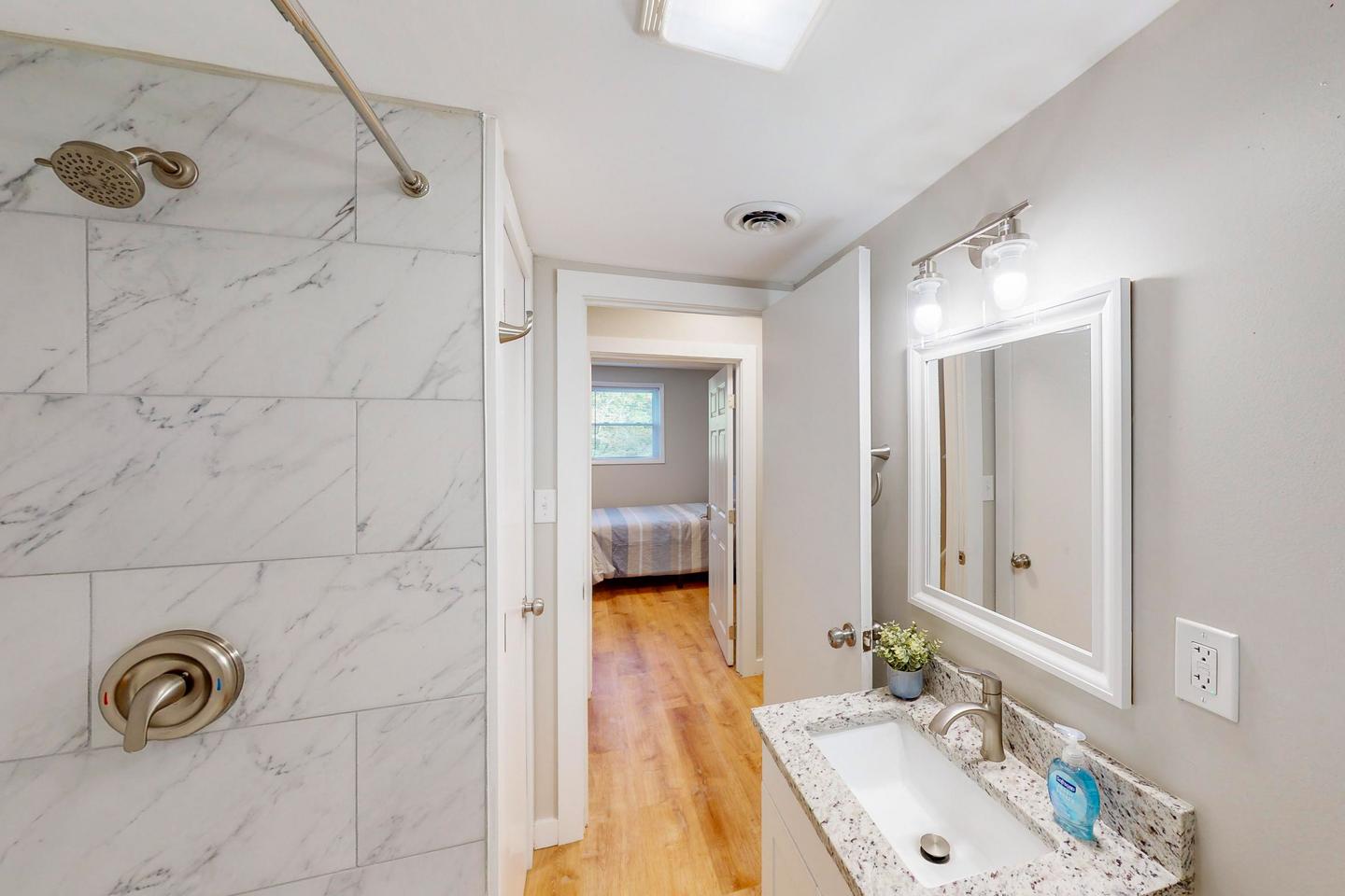 Bathroom(s)