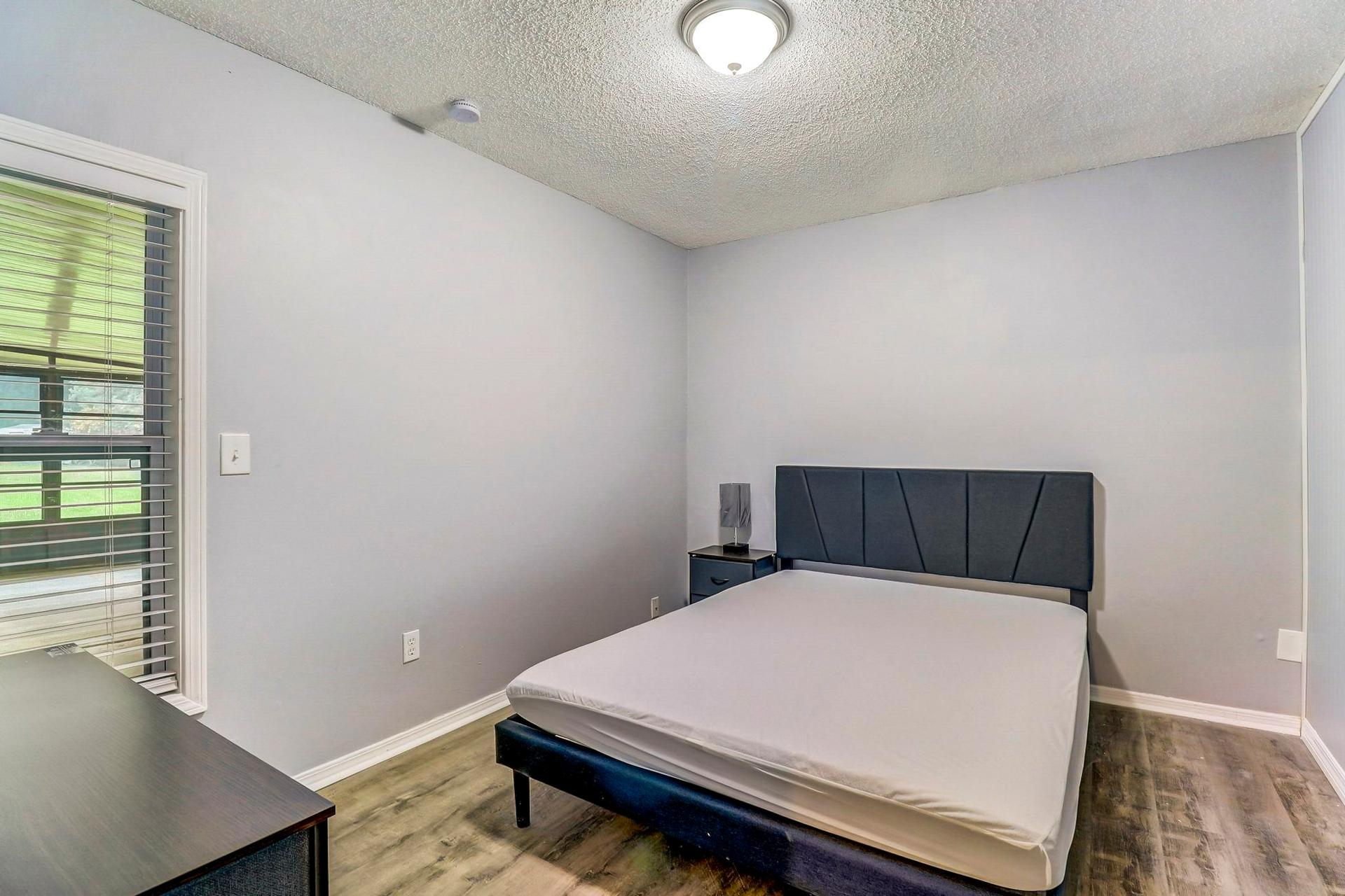 bedroom, detected:bed, window blind