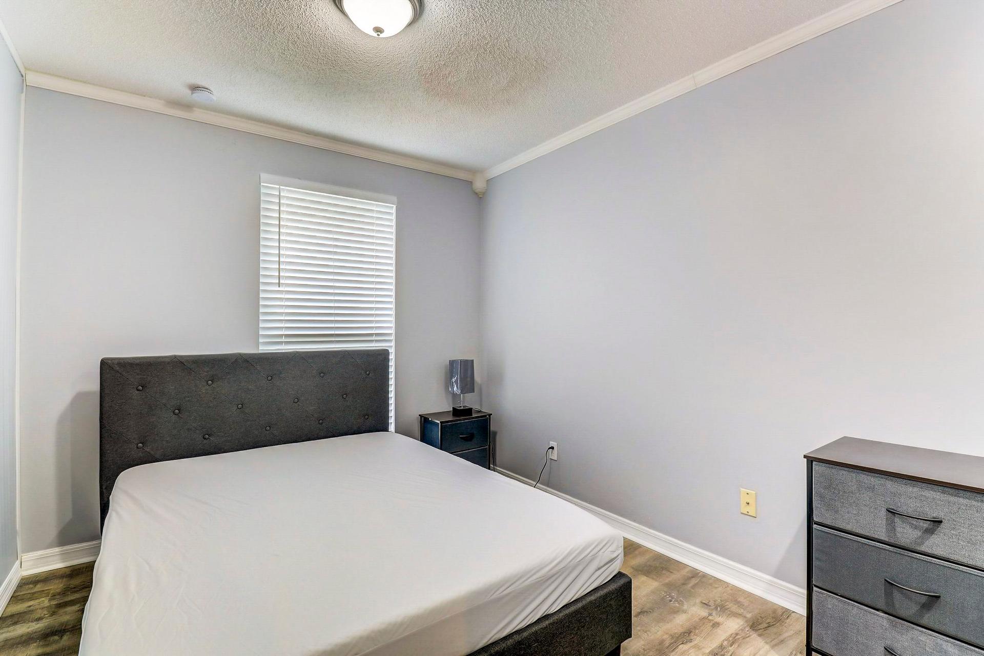 bedroom, detected:bed, window blind